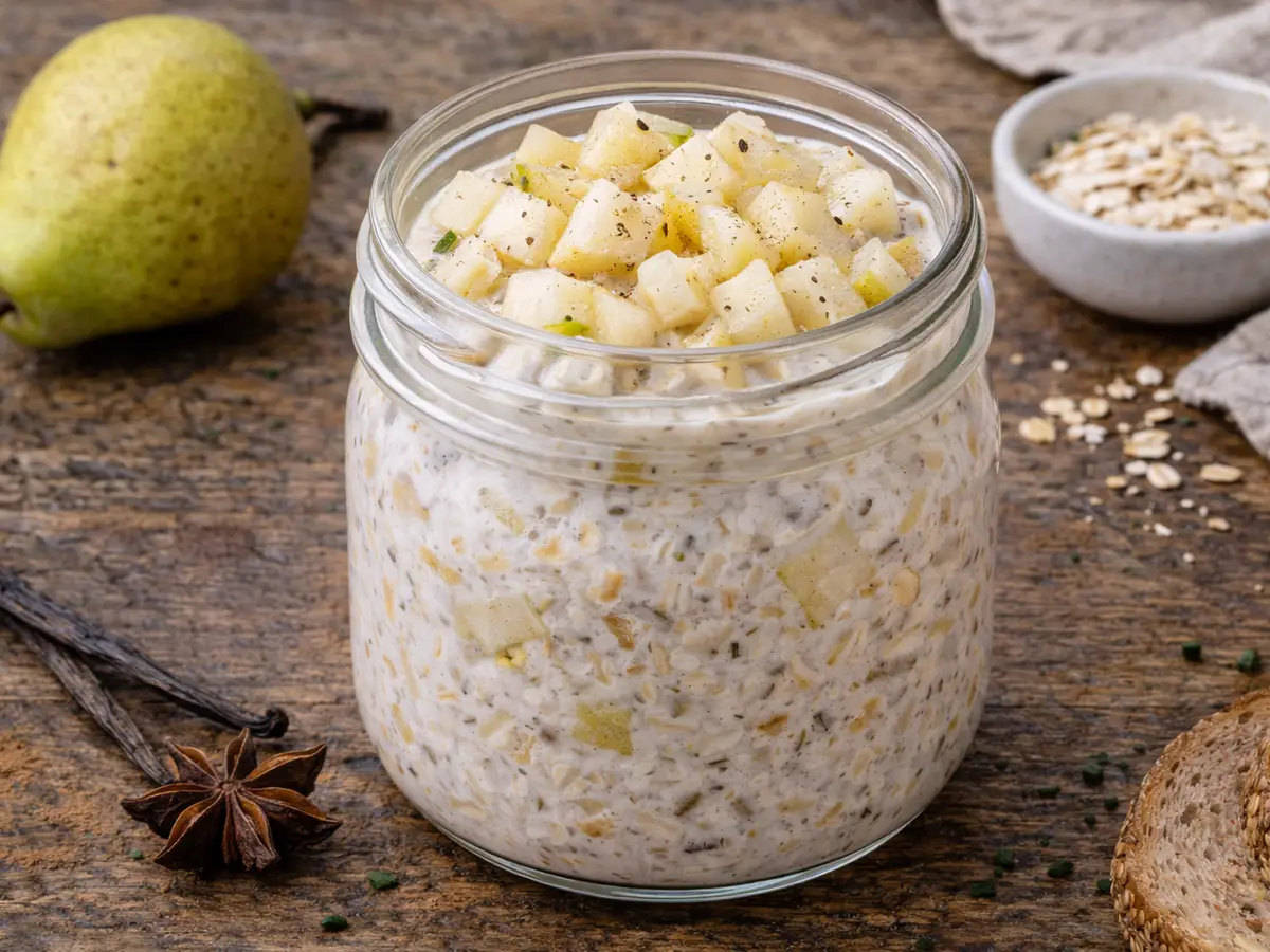 Nocna owsianka z gruszką i wanilią