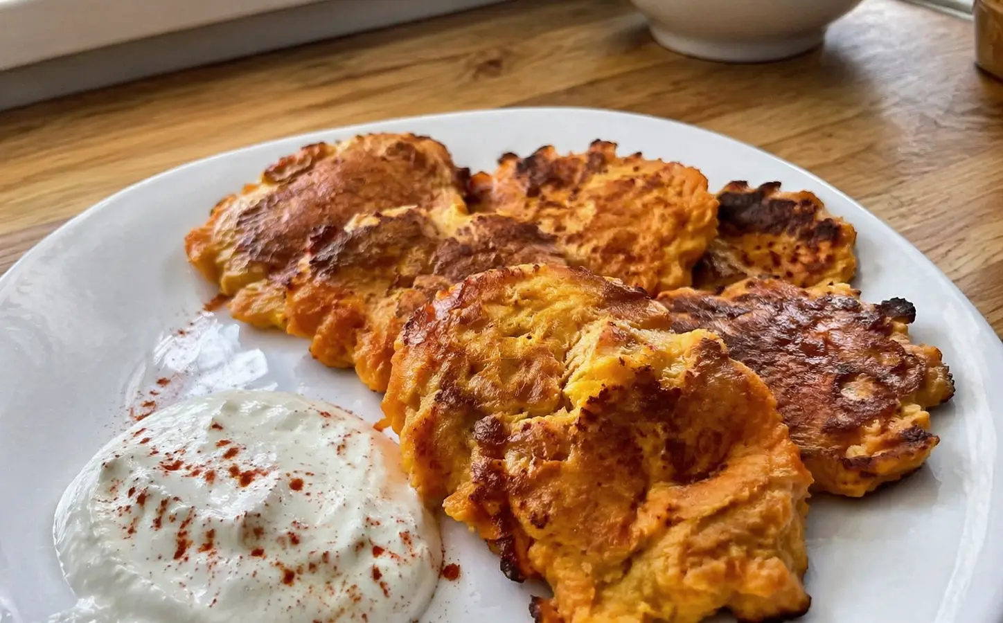 Placki z batata z jogurtem naturalnym